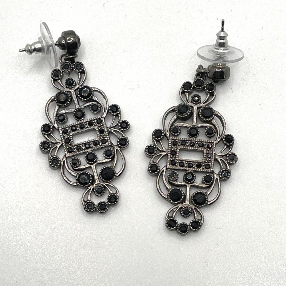 Gorgeous NEW Art Deco style pierced earrings w/ black stones